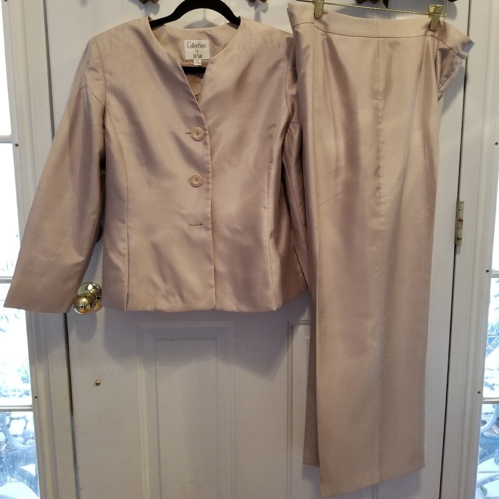 Collections for Le Suit 2 piece Pant suit